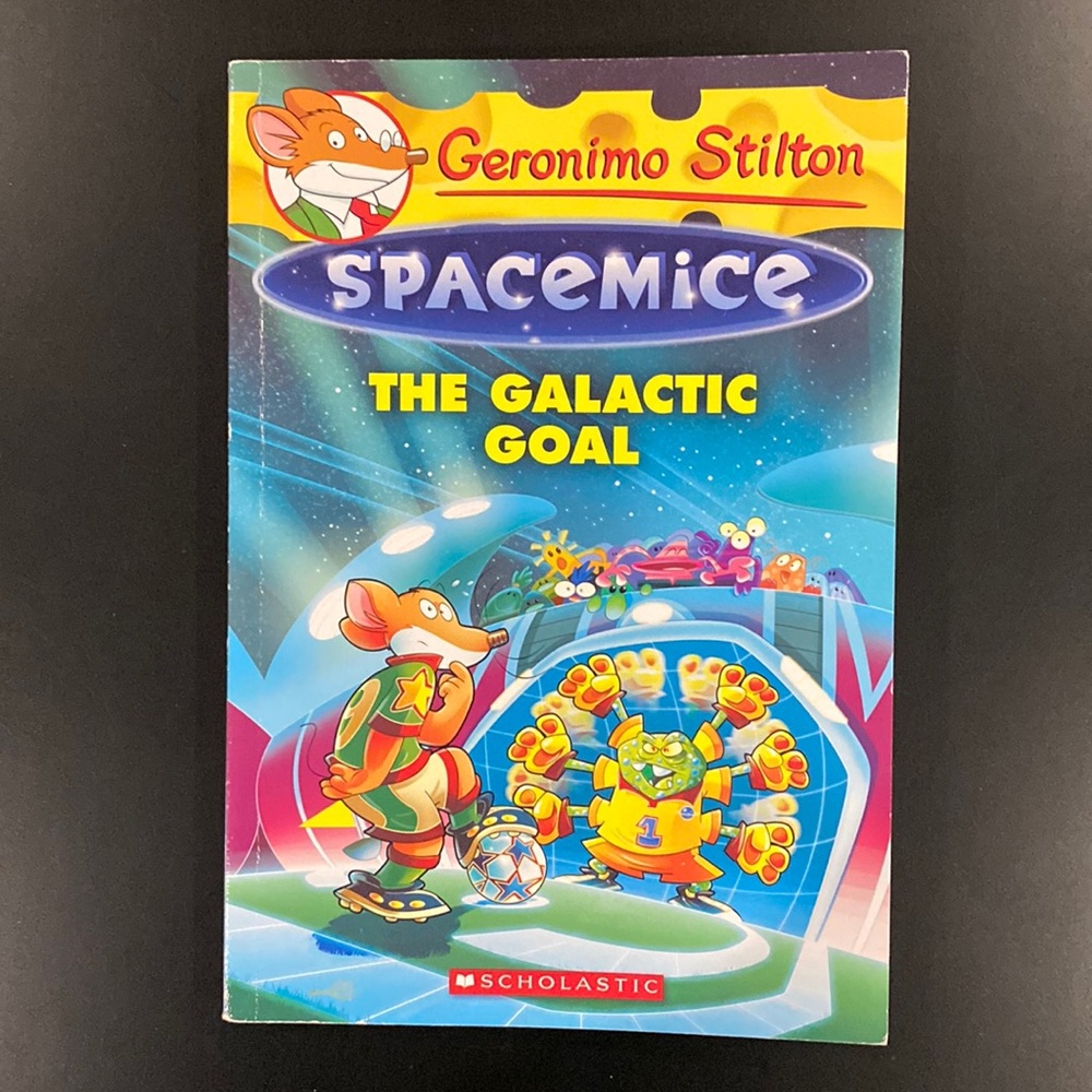 Geronimo Stilton Spacemice #4: The Galactic Goal - Scholastic Paperback Novel